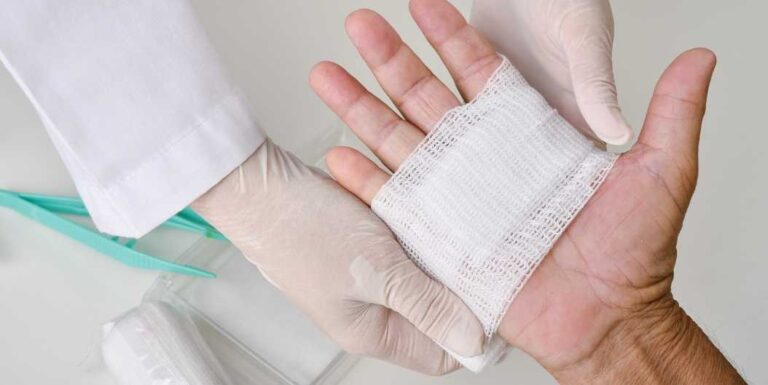 Yaraları İyileştiren Özel Bakım: Ayvalık Pansuman!